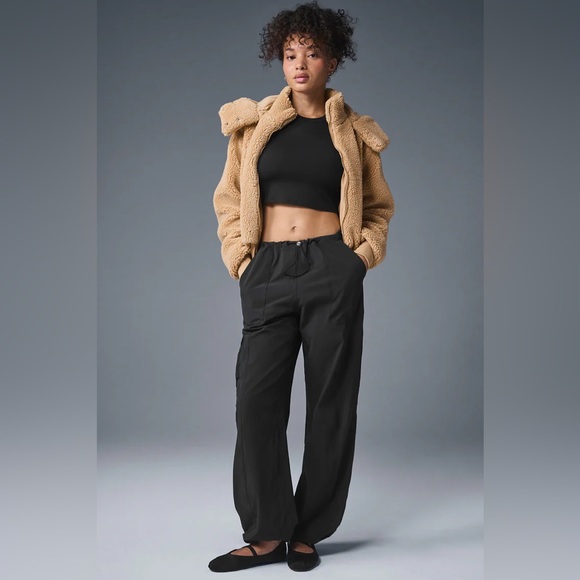 ALO Yoga Foxy Sherpa Jacket - Picture 10 of 11